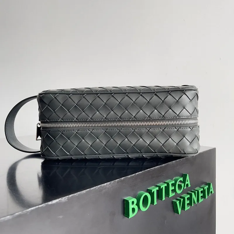 All categories 💚 Authentic bags 💚 BV 2025 new BV toiletry bag
